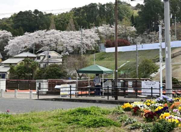 奥河内くろまろの郷の石川に降りる階段入り口の画像