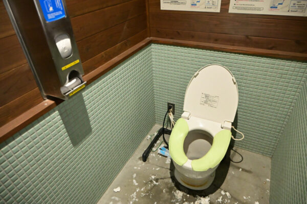 大正池ホテルの冬季トイレの画像