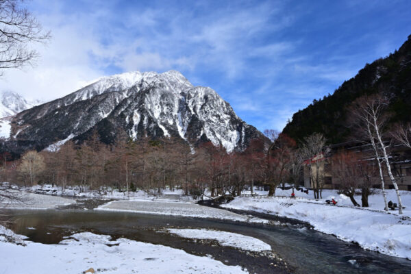 河童橋から眺める焼岳の画像